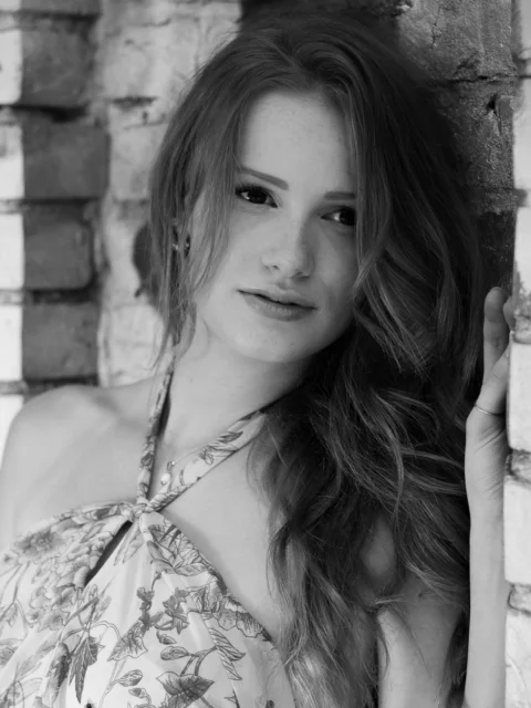 woman, model, pretty, black-and-white