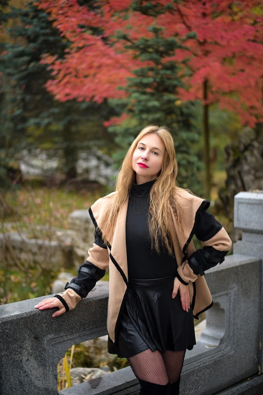 女人，秋天，中式公园，肖像