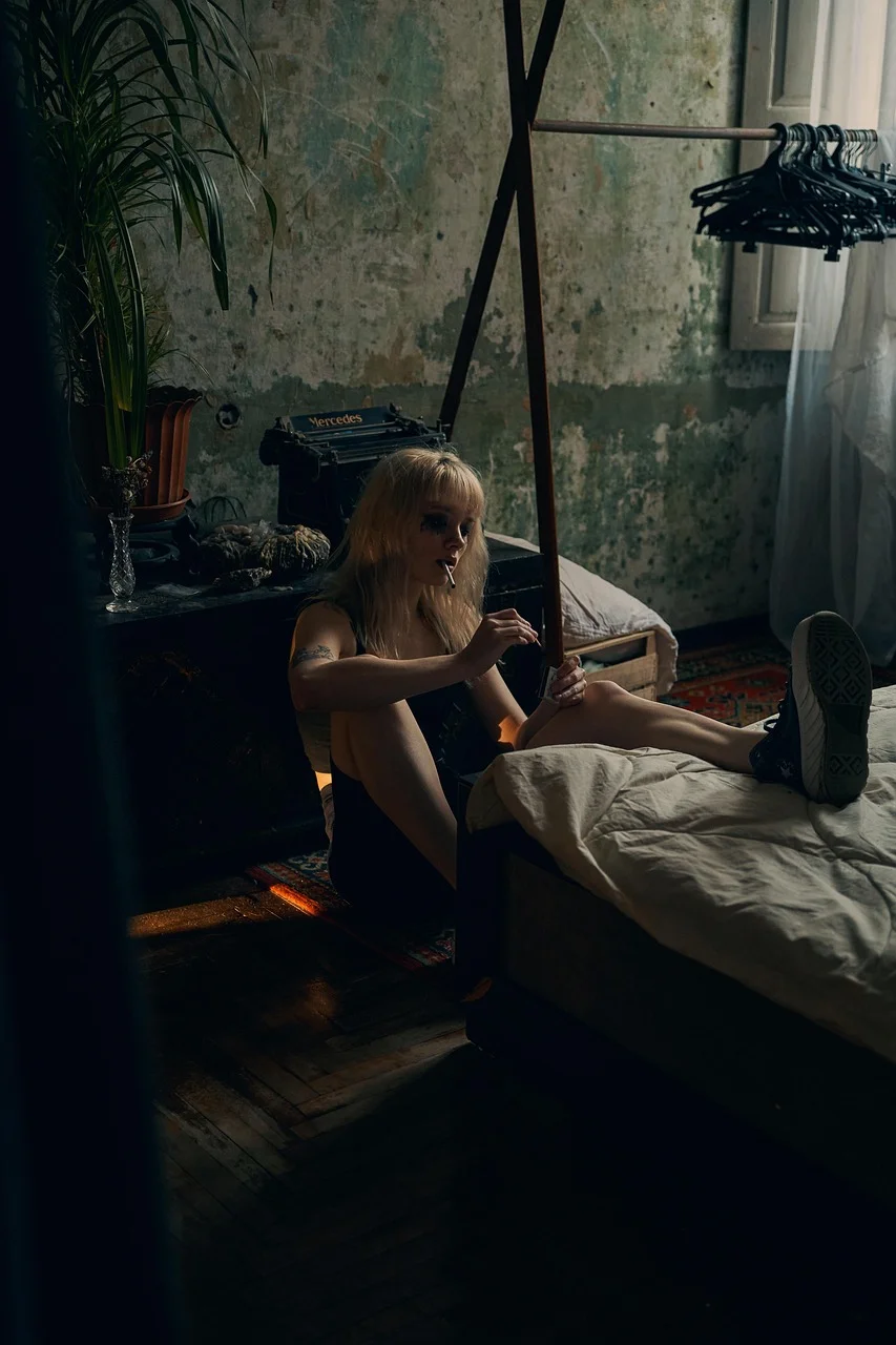 woman, model, room, smoke
