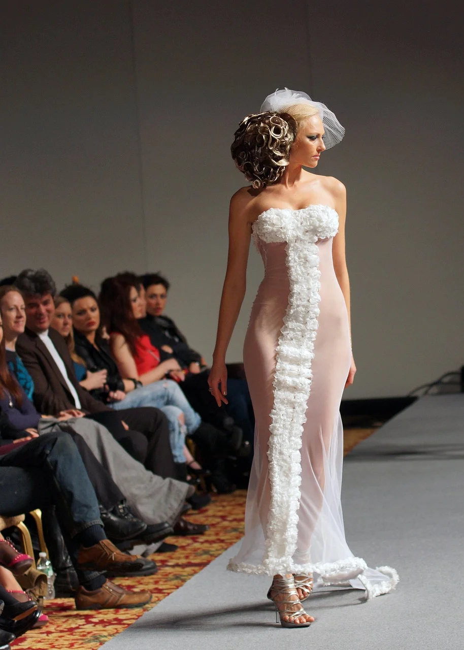 model, fashion show, runway, fashion