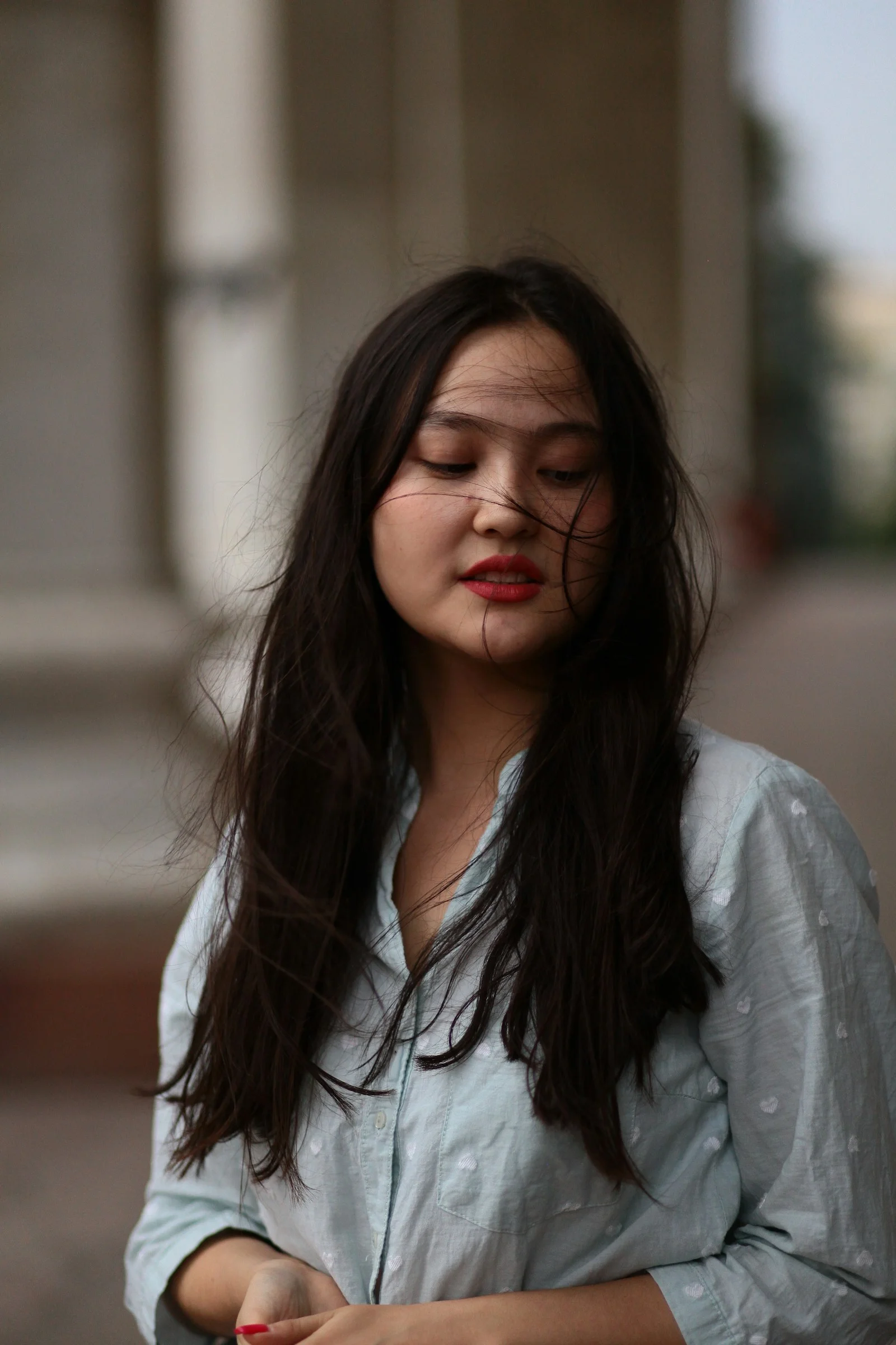 一个长发的女人