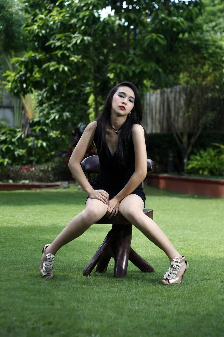 woman, garden, portrait, fashion