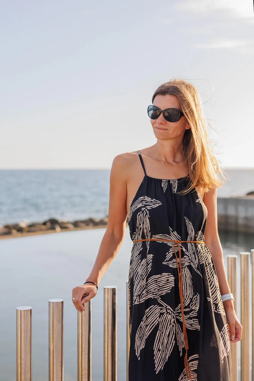 young woman, portrait, beach, waterfront