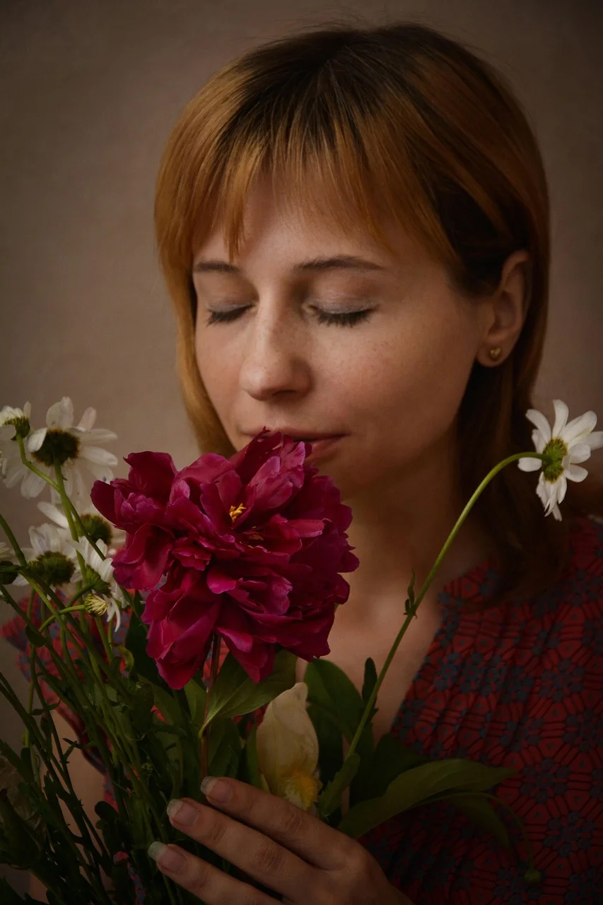 woman, flowers, bouquet, portrait