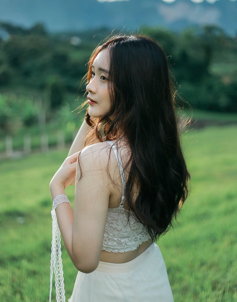 アジア人女性、ポートレート、草、自然