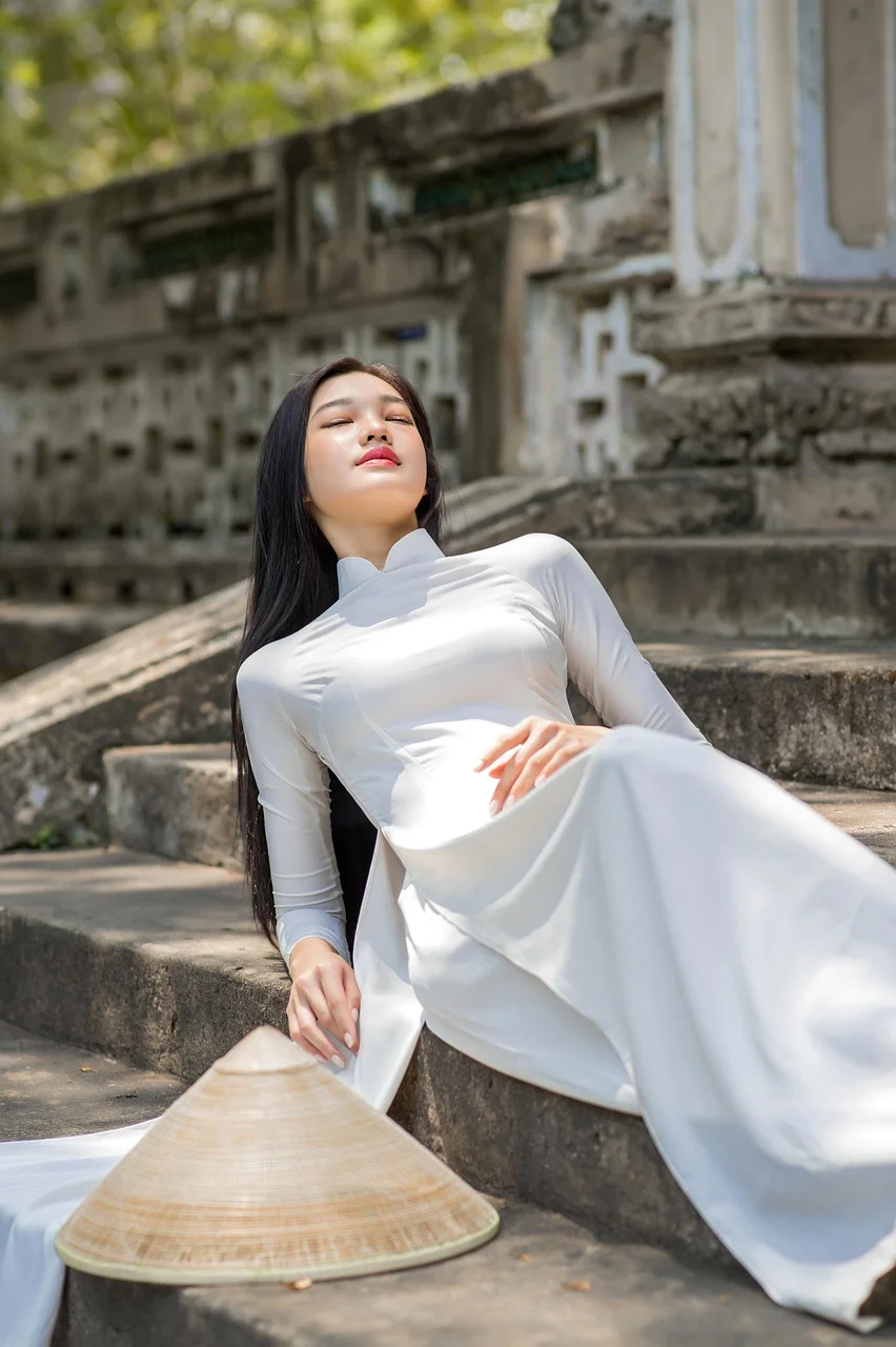 tran quyen, tran thi be quyen, ao dai, vietnamese traditional dress