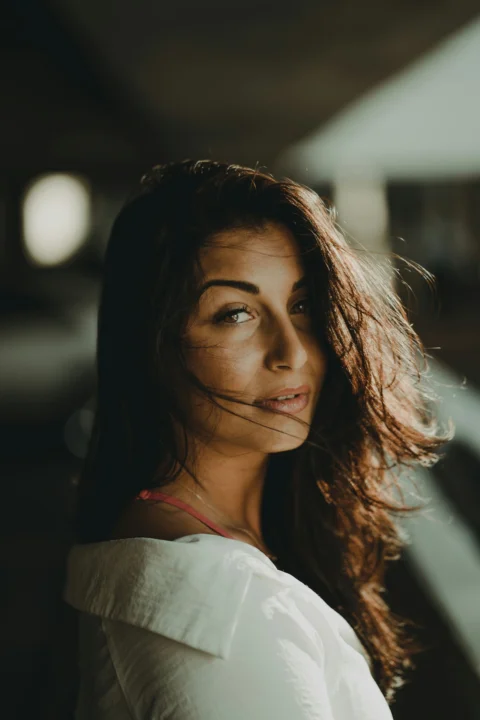 woman wearing white shirt