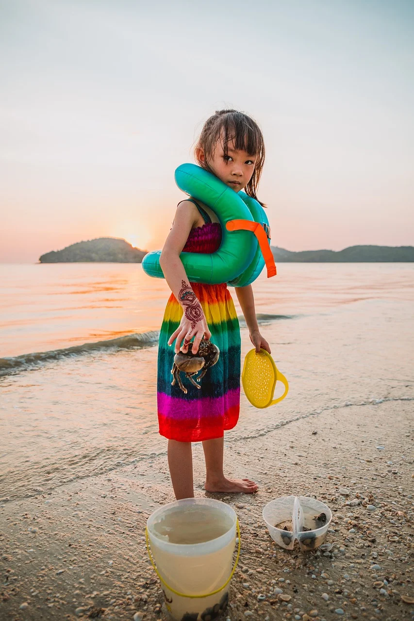 asian girl, chinese, girl, crab