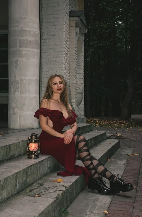 女人，古典建筑，森林，模特
