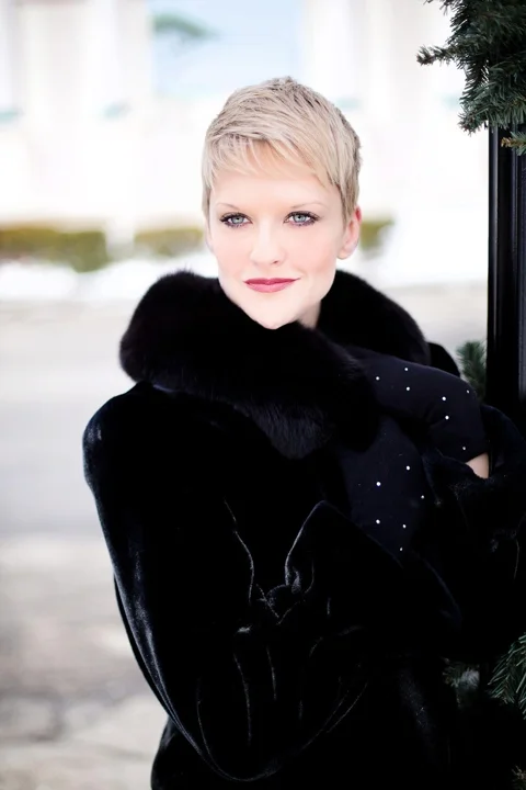 beautiful young woman, black coat, winter, glamour