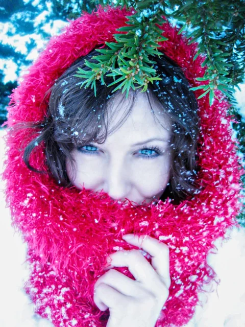 lady in red, in the snow, snowfall, mistletoe