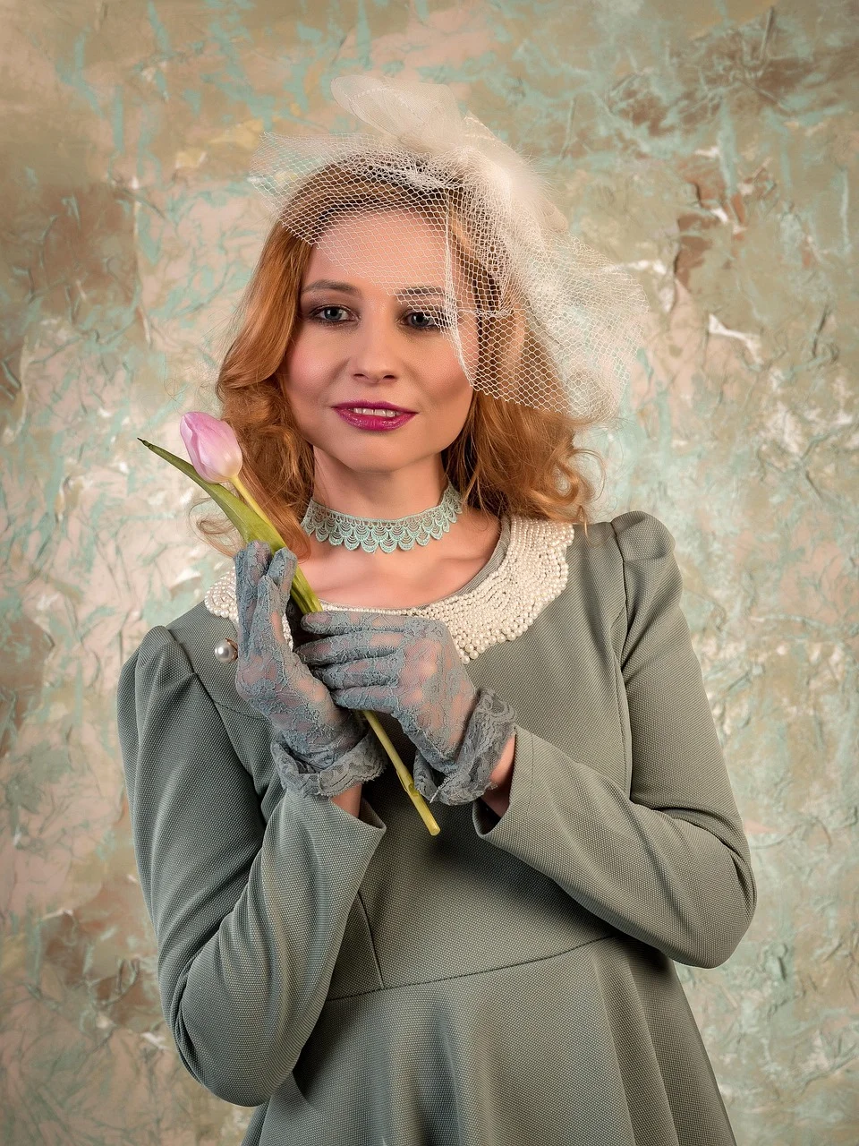 woman with flowers, photos with flowers, hat, veil