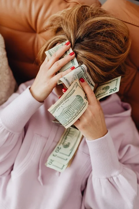 女性、金钱、美元、纸币