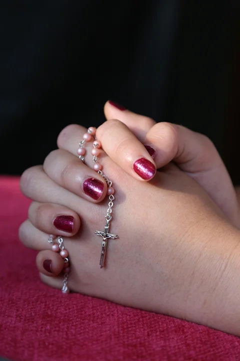 girl, lady, hand, rosary