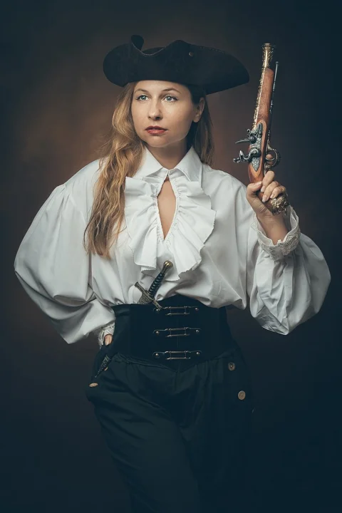 pirate costume, woman, hat, historical clothing