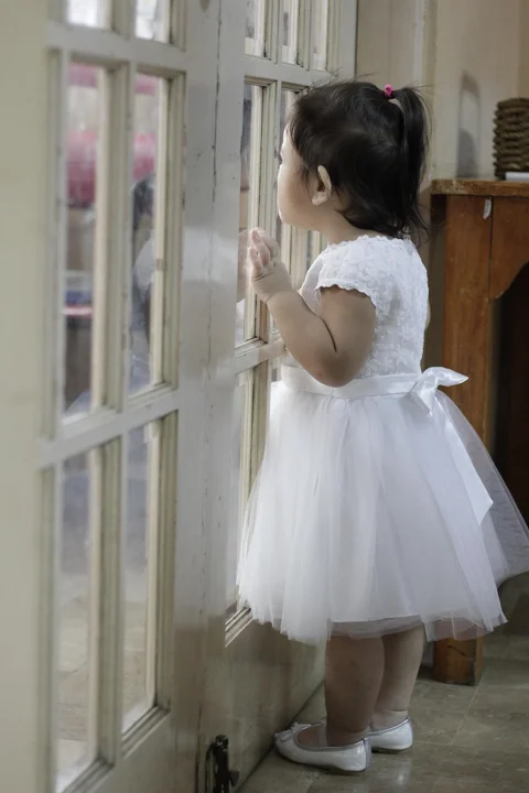 goodbye, rainy day, wedding reception, girl