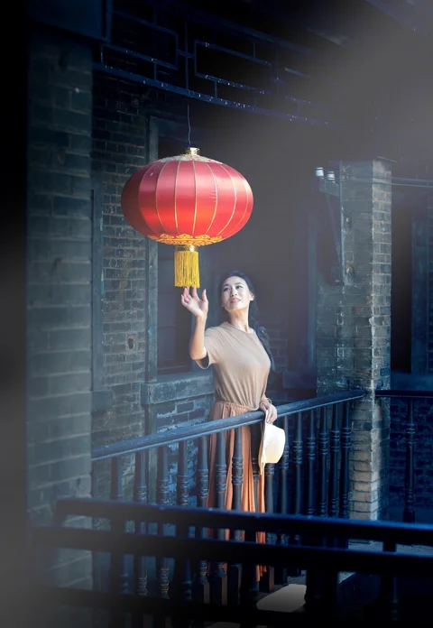 asian women, chinese lantern, red lantern, old house