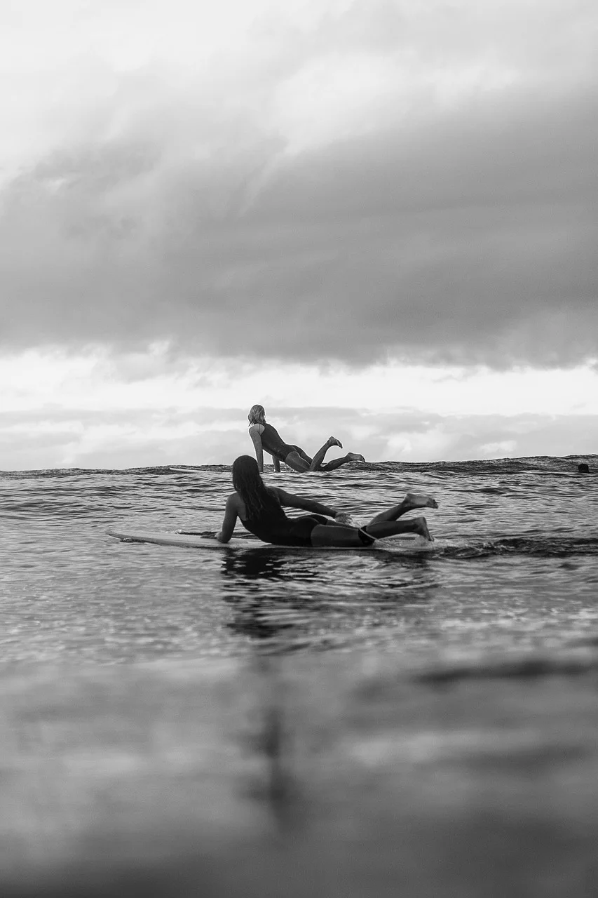 girls, surf, waves, surfers