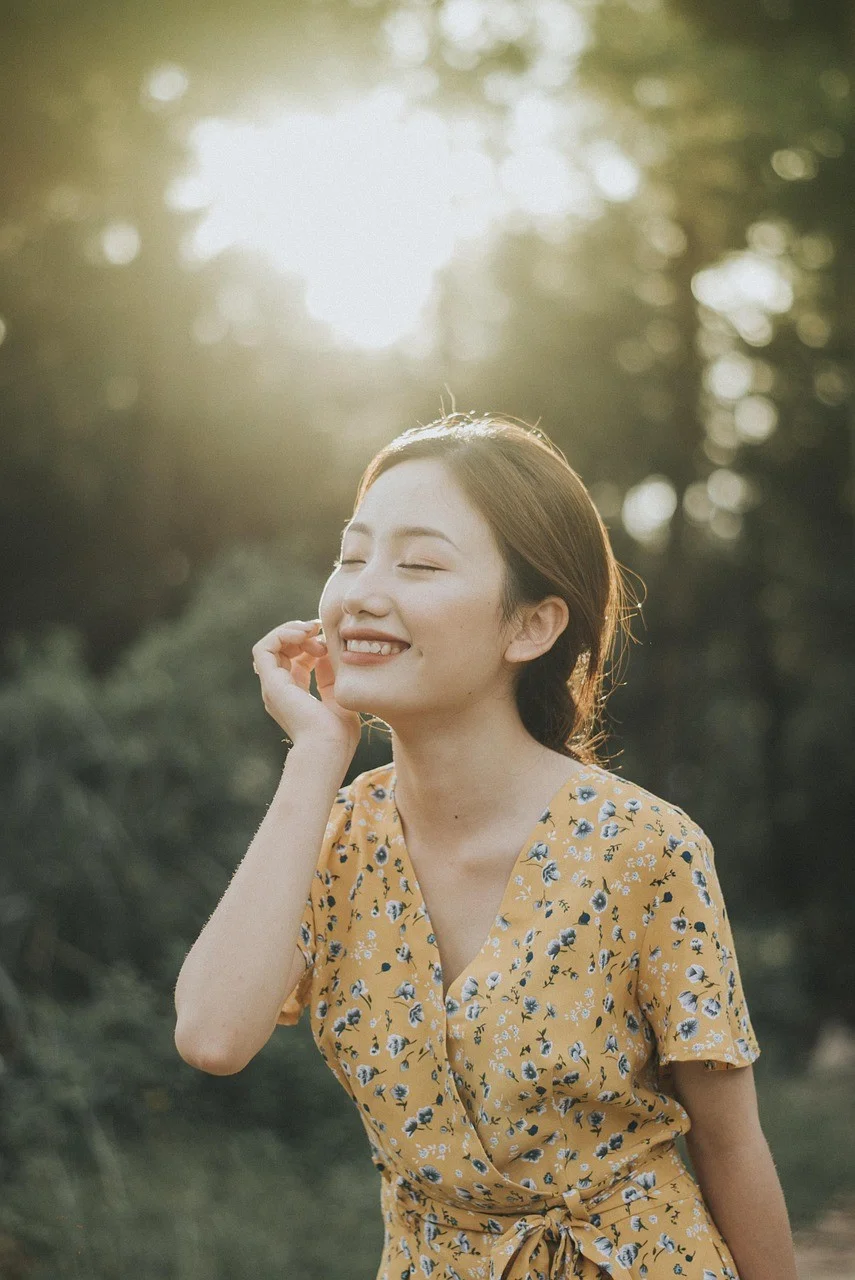 女人，森林，微笑，肖像