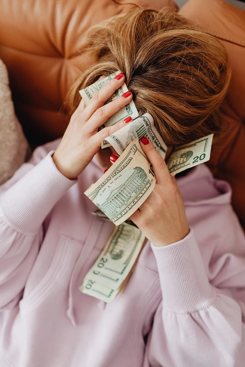 女性、金钱、美元、纸币