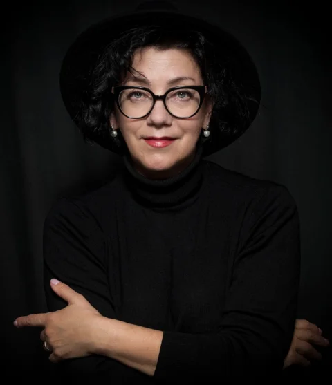 mature woman, hat, glasses, beautiful
