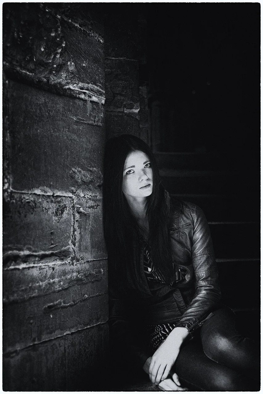 model, black and white, mono, white