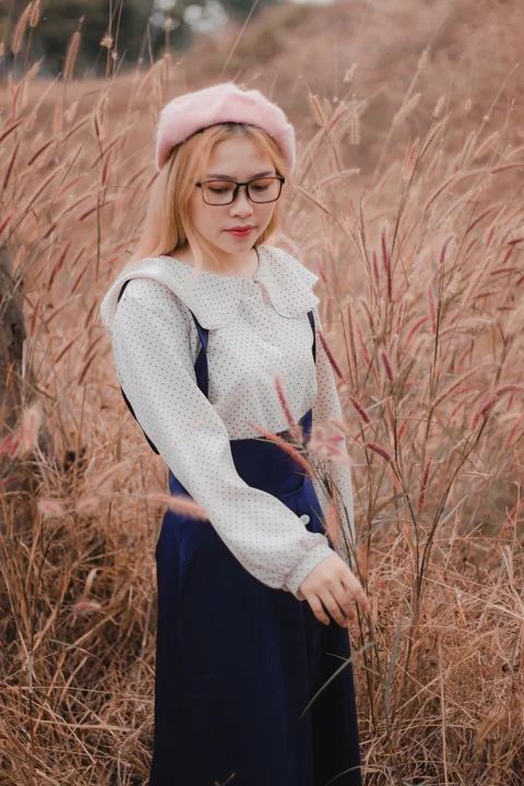 vietnamese woman, portrait, meadow, asian woman