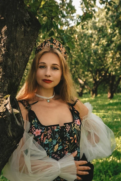 kokoshnik, maiden, young lady, woman
