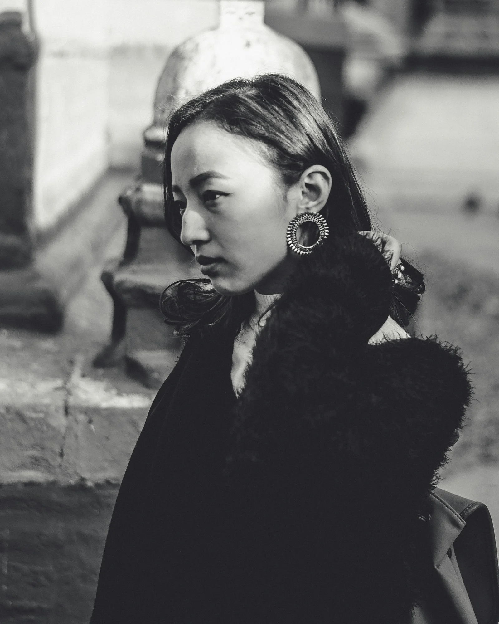 women's black long-sleeved coat