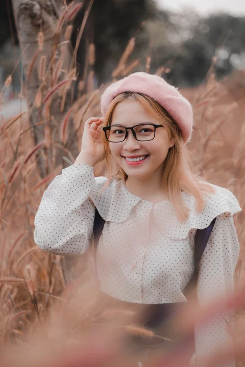 vietnamese woman, portrait, meadow, asian woman