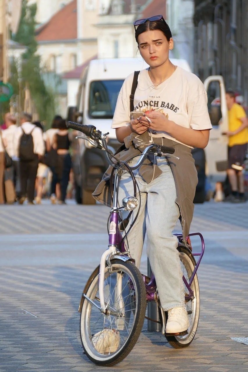 woman, face, bicycle, street