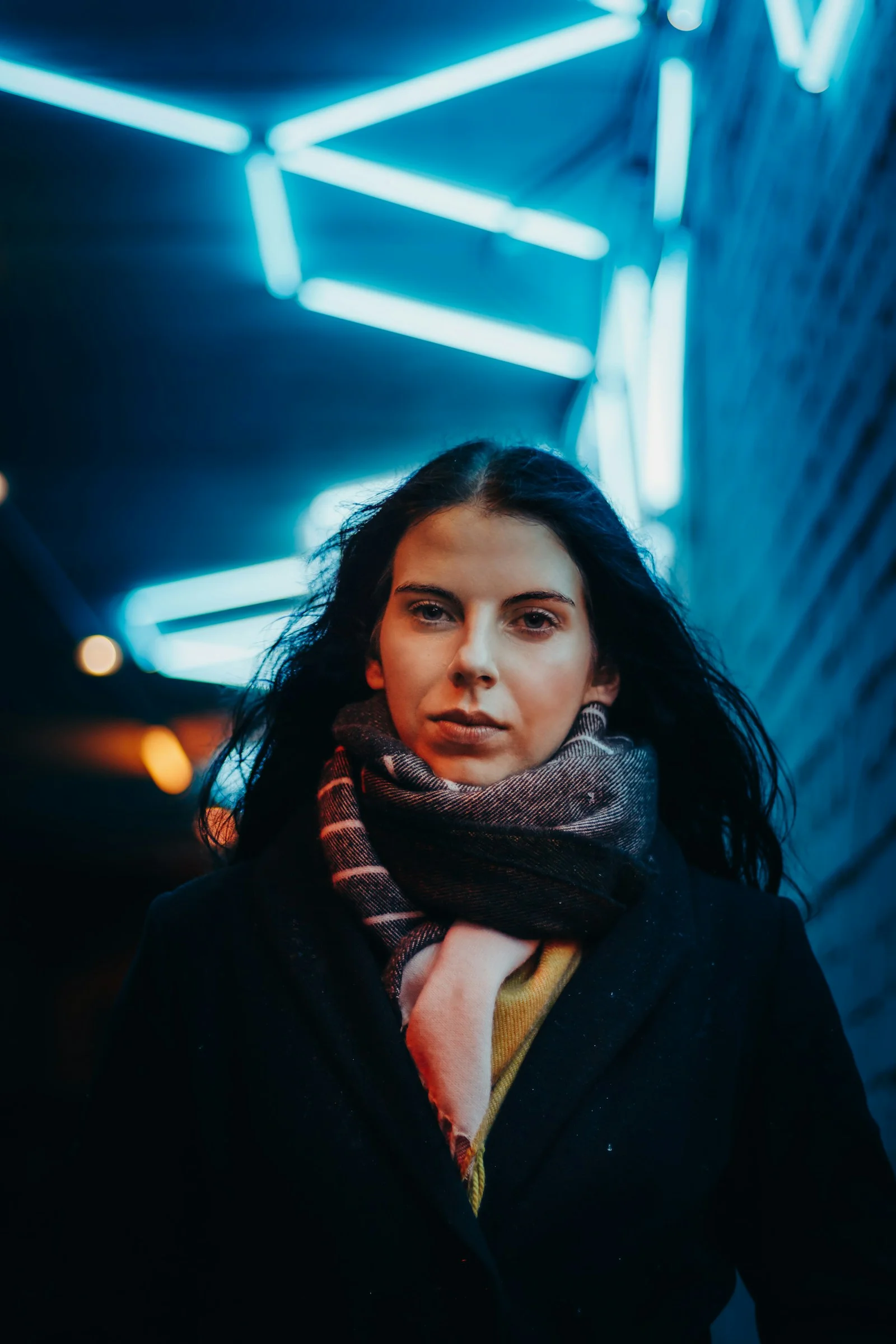 牆邊的女人