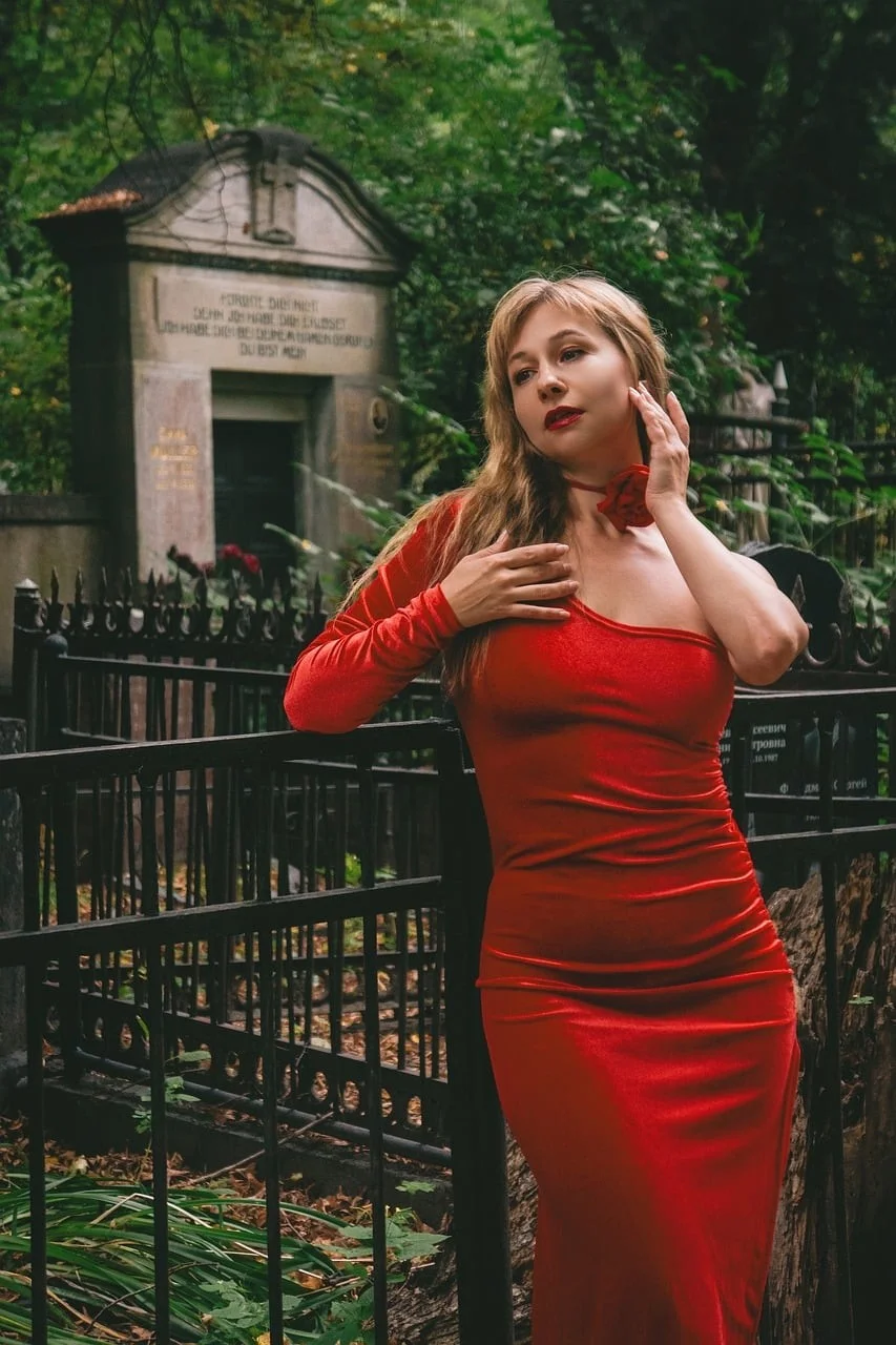 墓地,女性,紅色連身裙,模特兒