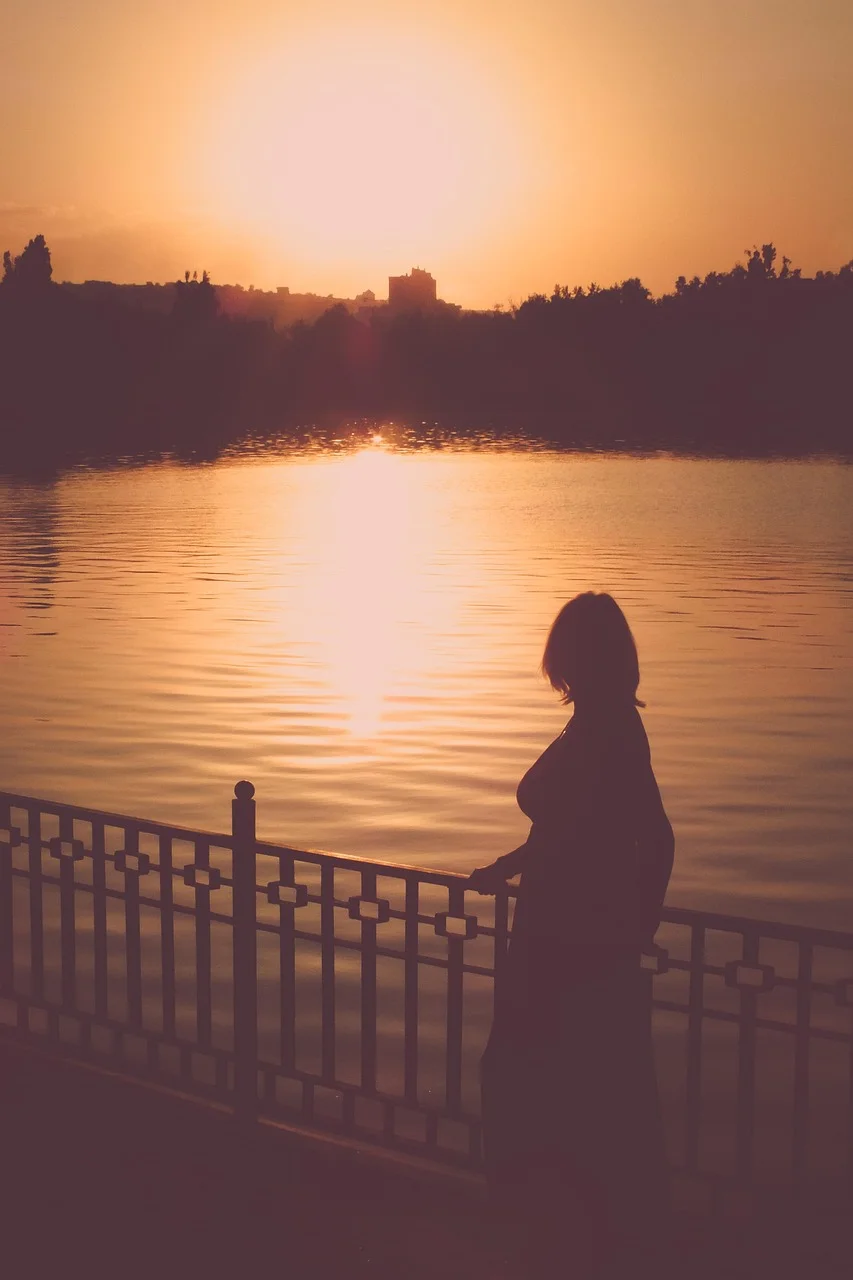 女性, 剪影, 日落, 水