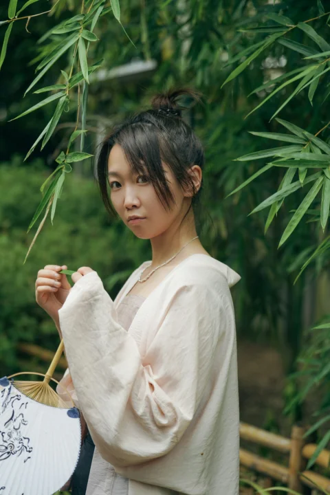 a person in a white dress