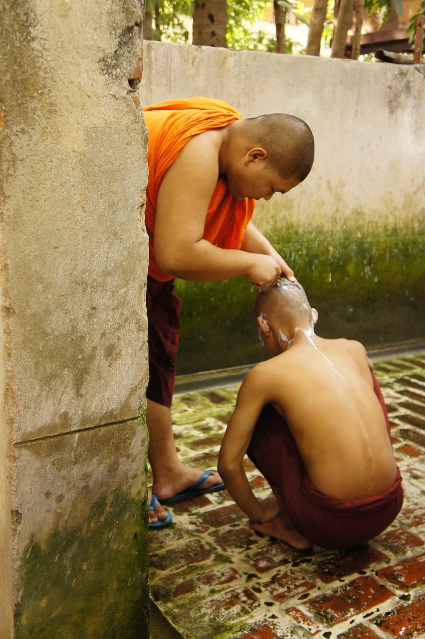 shaving, monk, help, myanmar