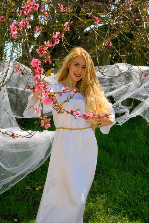 face, blonde hair, princess, tree