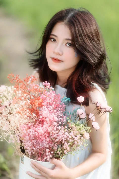 vietnamese woman, flowers, portrait, outdoors