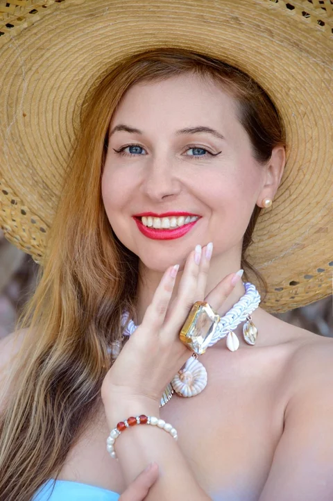 woman, straw hat, smile, jewelry