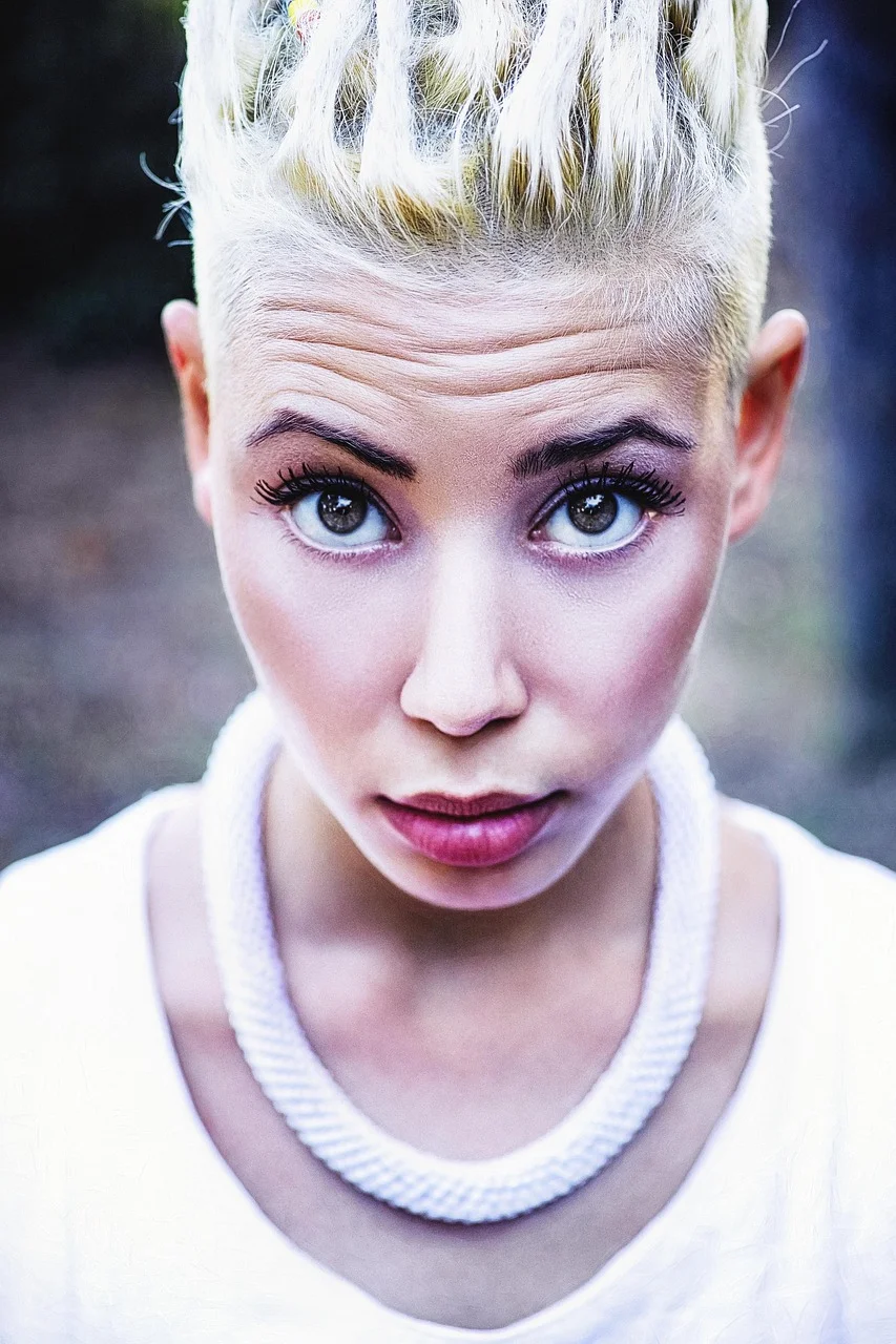 young woman, portrait, sight, portrait of a girl