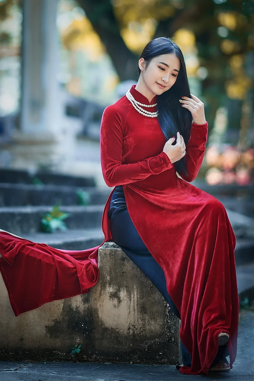 女性、ポートレート、アオザイ、赤いドレス
