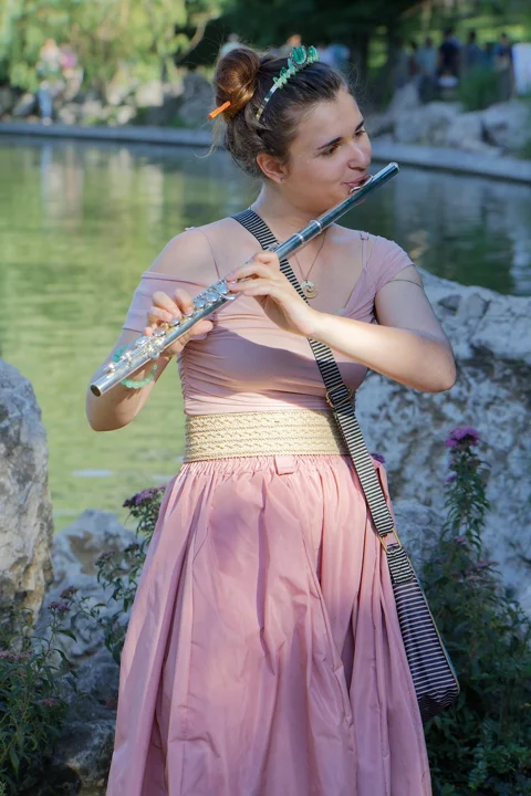woman, young, girlie, busker