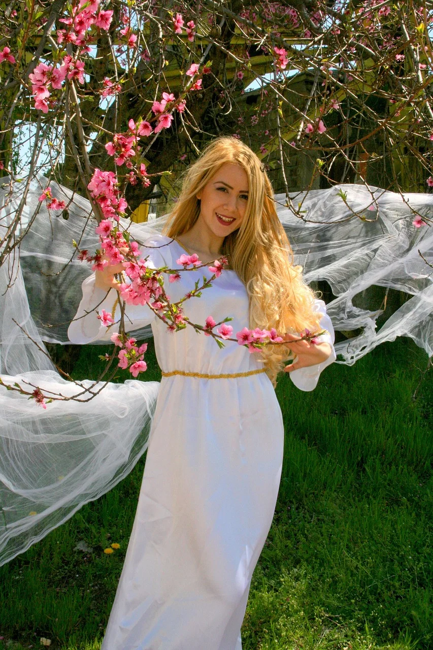 face, blonde hair, princess, tree