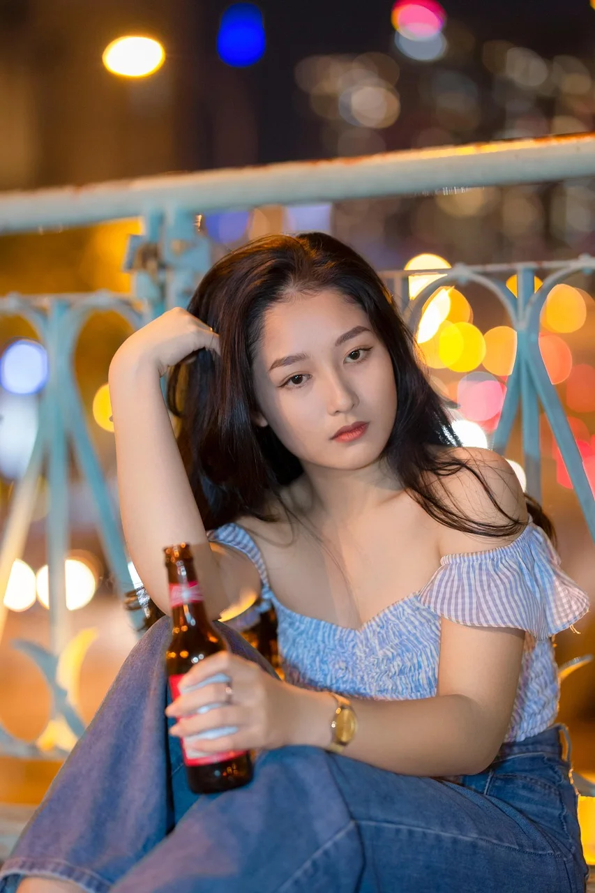 woman, street, bokeh, bottle