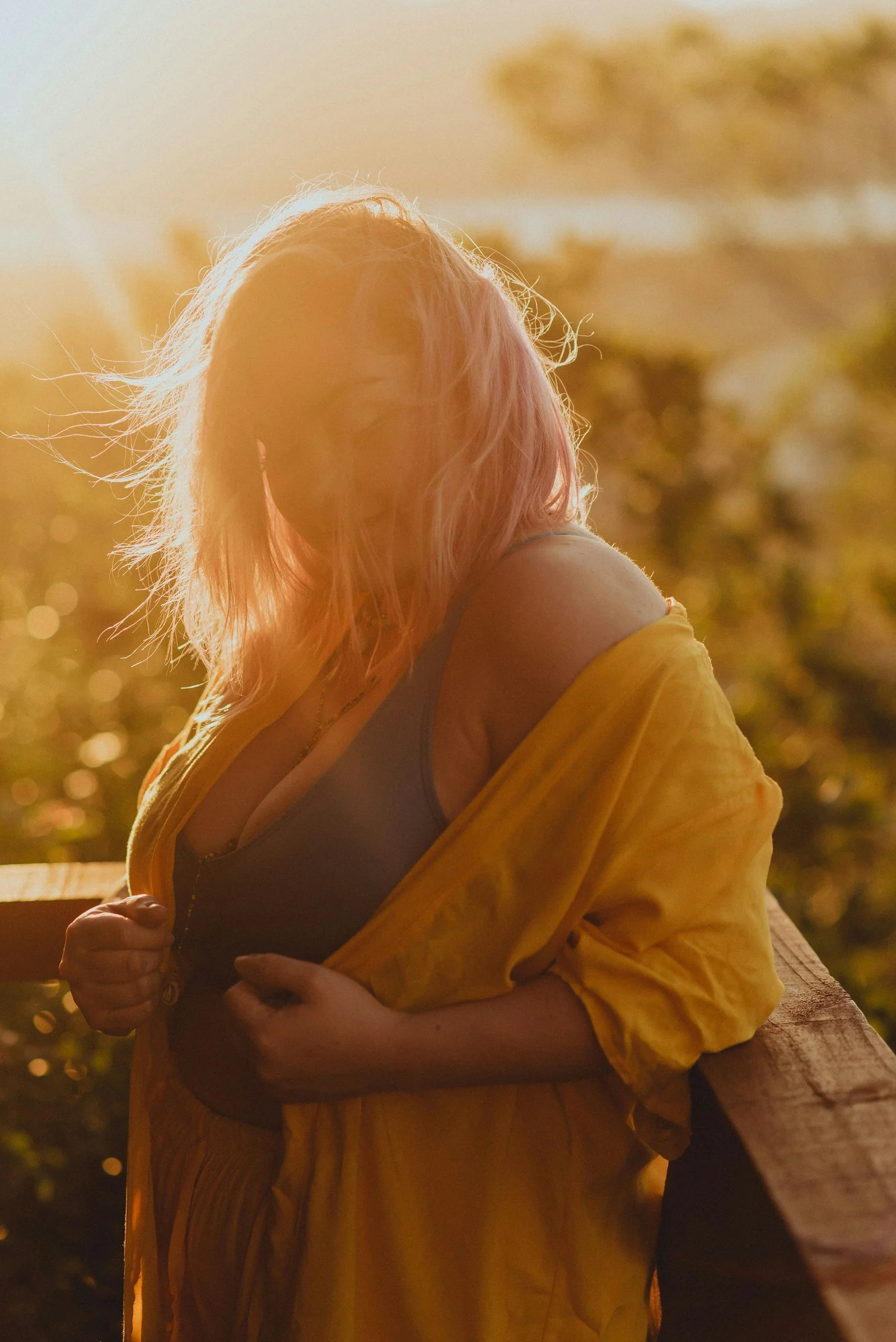 a person with blonde hair