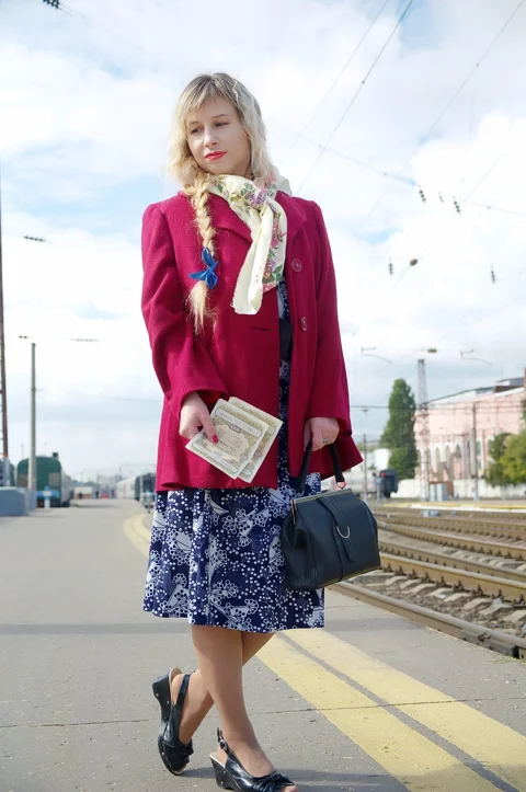 train, railway station, peron, woman