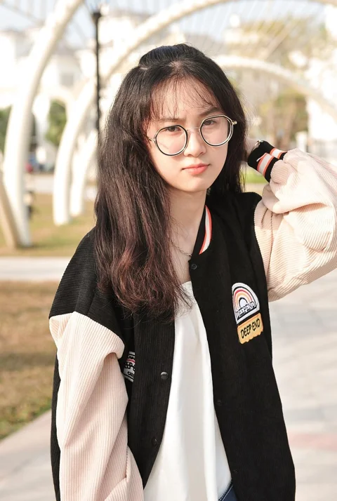 asian woman, portrait, outdoors, street
