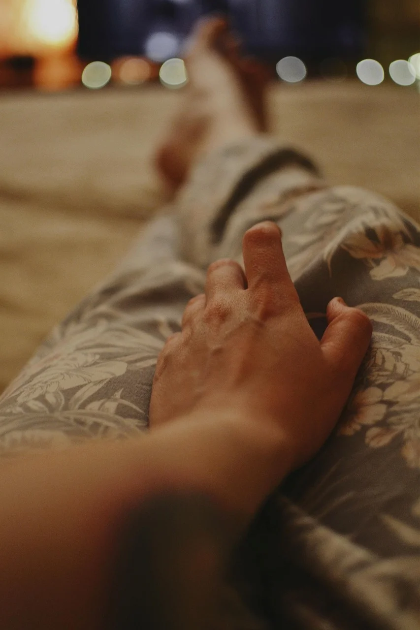 hands, fingers, young woman