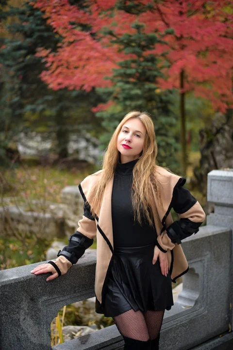 女人，秋天，中式公园，肖像