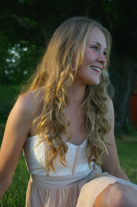 girl, summer evening, ung, smiling